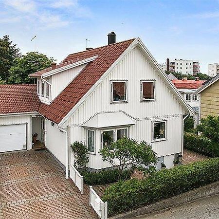 Laegenhet Centralt 吕瑟希尔 外观 照片